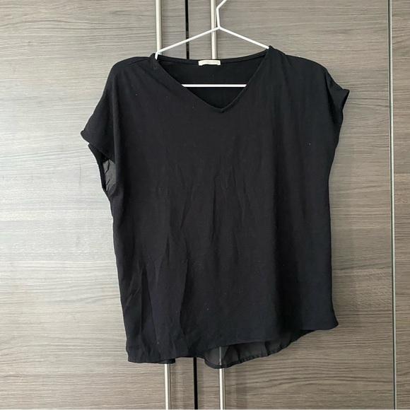 GU by Uniqlo Black Tee - Picture 1 of 4